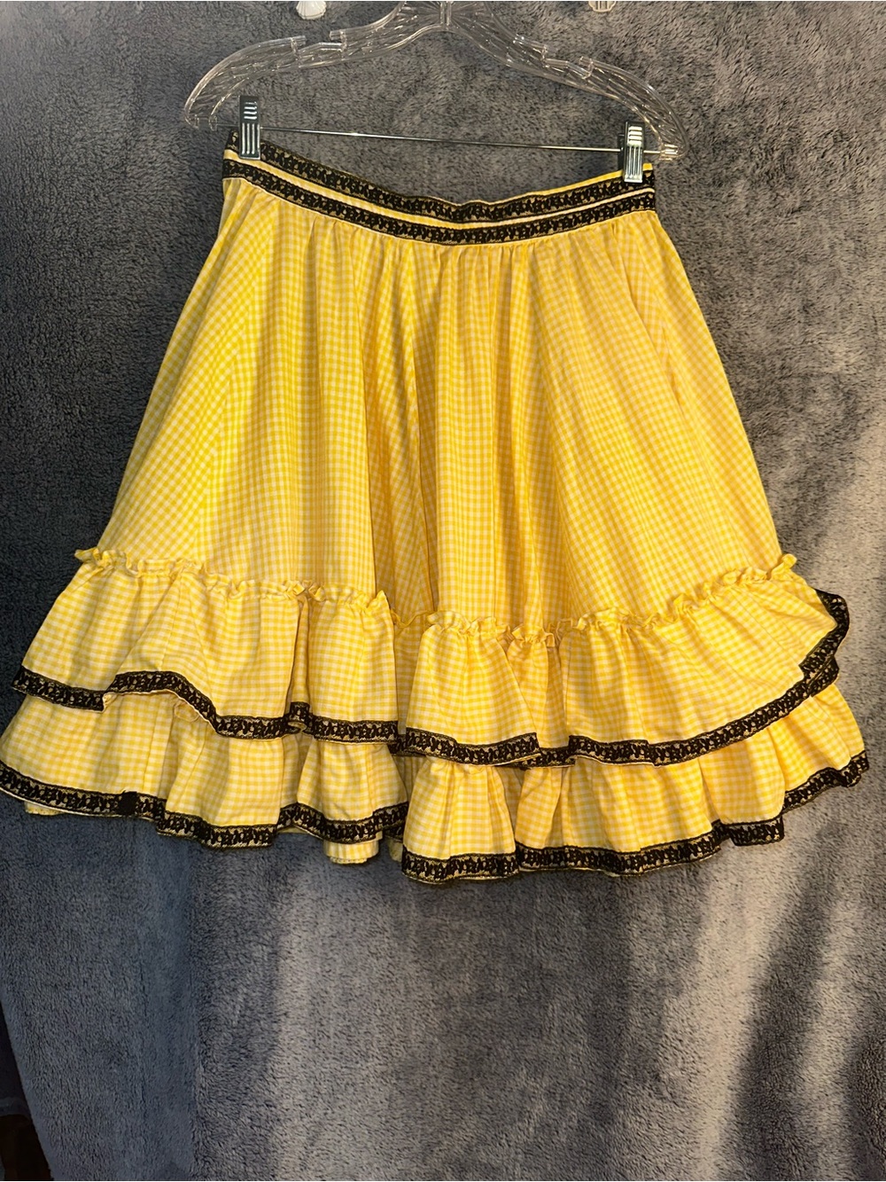 Vintage 50’s Yellow Gingham Coquette Ruffle Patio Skirt w Black Trim Size Medium